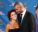Eva Longoria, vêtue d'une robe Robert Rodriguez, et son mari Tony, en costume Brooks Brothers, à la 62e cérémonie des Emmy Awards.