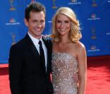 Claire Danes et Hugh Dancy (en costume Burberry) aux Emmy Awards.