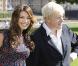La belle Kelly Brook et le maire deLondres Boris Johnson, à l'occasion du Sky Ride, à Potters Fields, à Londres, le 31 août 2010.