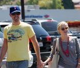  Reese Witherspoon et Jim Toth sortent du Sugar Fish Sushi à Los Angeles le 3 septembre 2010 