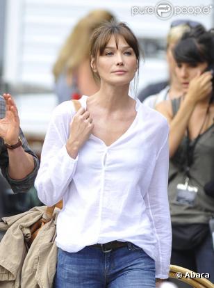 Carla Bruni sur le tournage de Minuit à Paris de Woody Allen 