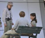 Woody Allen dirige Carla Bruni et Owen Wilson sur le tournage de Minuit à Paris 