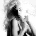 Regardez Lady Gaga plus sensuelle et mystérieuse que jamais... pour un heureux anniversaire !