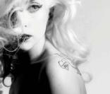 Extrait du clip Lady Gaga par Nick Knight pour  i-D , septembre 2010
