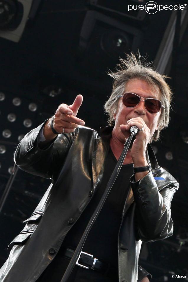 Dimanche 12 septembre 2010, Jacques Dutronc donnait le concert final de la 80e Fête de l'Huma, après le discours de clôture du secrétaire général du PCF Pierre Laurent.
