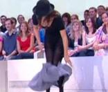 Charlotte Le Bon se déshabille devant Gérard Depardieu, invité au Grand Journal