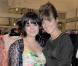 Lily Allen et sa demi-soeur Sarah Owen présentent leurs modèles lors de la Fashion Night Out. Septembre 2010