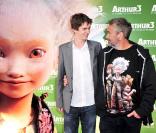 Luc Bess et son Arthur (Freddie Highmore) à l'avant-première d'Arthur 3, à l'UGC Ciné Cité Bercy, le 26 septembre 2010