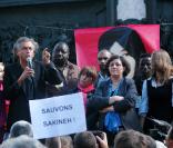 La manifestation du 12 septembre 2010 à Paris en soutien à l'Iranienne condamnée à la lapidation, Sakineh Mohammadi Ashtiani : sur la photo, Bernard-Henri Lévy prend la parole 