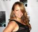 Mariah Carey présente  Oh Santa , son dernier single, premier extrait de son nouvel album de chant de Noël,  Merry Christmas II You .