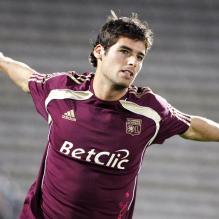 Yoann Gourcuff redonne un peu de lustre à la compta de l'Olympique Lyonnais, et Jean-Michel Aulas se félicite de cette acquisition : dès l'arrivée de l'ancien Girondin, l'effet Gourcuff s'est fait sentir...