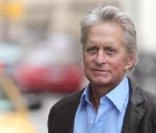 Michael Douglas a terminé son traitement pour son cancer de la gorge, le 9 octobre 2010