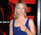 Jodi Foster, à l'occasion de l'avant-première de  RED , qui s'est tenue au Graumann's Chinese Theatre d'Hollywood, à Los Angeles, le 11 octobre 2010.