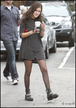 Tallulah Belle Willis a pris un café à emporter à Beverly Hills le 16 octobre 2010  