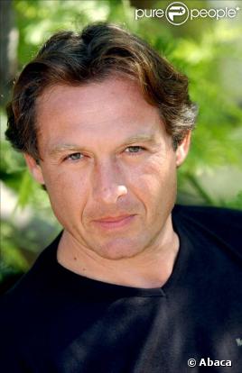Erick Chabot alias chirurgien Maxime dans la série sous le soleil