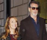 Pierce Brosnan et Jane Seymour en amis dans la rue à New York, le 28 octobre 2010