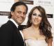 Liz Hurley amoureuse et divine auprès de son homme et de la sexy Daisy Lowe !