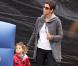 Halle Berry et sa fille Nahla Aubry vont acheter une citrouille pour Halloween chez Mr. Bones Pumpkin Patch à Los Angeles le 21 octobre 2010