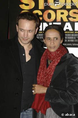Vincent Perez et Karine Sylla à l'avant-première de Shine a light à l'Olympia, le 9/04/08