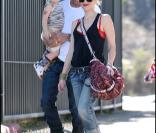 Gavin Rossdale et Gwen Stefani avec leur fils Zuma, le 3 novembre 2010