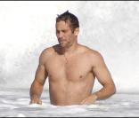 Paul Walker à Rio de Janeiro pour le tournage de Fast and Furious 5, à la plage, le 3 novembre