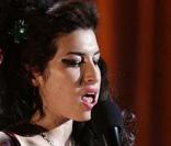 Amy Winehouse et son producteur Mark Ronson travaillent au générique du prochain James Bond