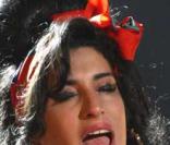 Amy Winehouse et son producteur Mark Ronson travaillent au générique du prochain James Bond