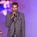 Découvrez Stromae et Nikos Aliagas danser en pleine nuit avec 1500 personnes !