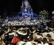 Stromae propose une flashmob sur sa chanson Alors on danse, pour l'association ELA, à Disneyland Paris (diffusé le 13 novembre 2010 sur TF1)