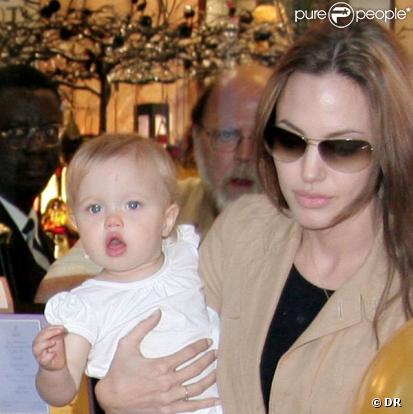Shiloh et sa mère Angelina Jolie