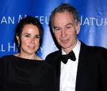 John McEnroe et son épouse Patty Smyth assistent au gala annuel du Muséum d'Histoires Naturelles de  New York, jeudi 18 novembre.