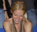 Gwyneth Paltrow quelques minutes avant le concert de Coldplay, le 15 mai 2009 à Los Angeles