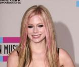 Avril Lavigne en Dolce&Gabbana aux American Music Awards le 21 novembre 2010