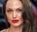 Angelina Jolie ose le rouge sur sa bouche charnue. N'hésiez plus ! 