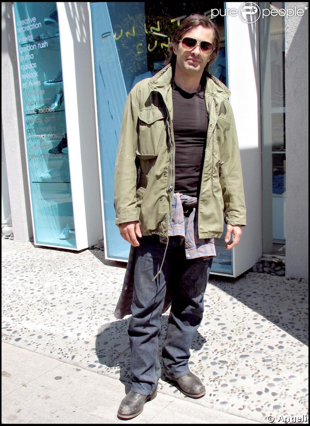 Une fois n'est pas coutume, Olivier Martinez prend la pose