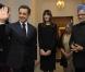 Le 5 décembre, Nicolas Sarkozy et Carla Bruni-Sarkozy sont les hôtes du Premier ministre indien Manmohan Singh à l'occasion d'un dîner officiel.