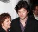 Susan Sarandon, accompagnée de son bon ami Jonathan Bricklin, assiste au lancement du tournoi de ping-pong Art Star dans la galerie Art Basel à Miami le 4 décembre 2010