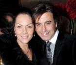 Hermine et Alexandre Zouari au restaurant Gioia, au VIP Room, le 7 décembre 2010. Présentation du dernier bijou d'Edouard Nahum.