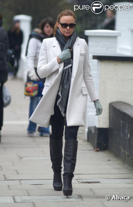 Stella MacCartney de retour sur les pavés londoniens, le 8 décembre 2010.