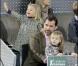 Letizia d'Espagne et Felipe, avec leurs petites Leonor et Sofia, à Madrid, lors d'un match d'exhibition caritatif entre Rafael Nadal et Roger Federer. 22/12/2010