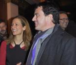 Manuel Valls et Anne Gravoin (son épouse) à la générale du spectacle Enfin sur scène ?, de Gaspard Proust, le 16 décembre 2010.