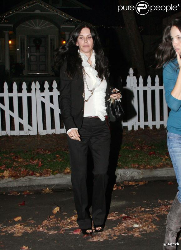 Courteney Cox et sa fille Coco sortent d'une fête, la veille de Noël. Los Angeles, le 24/12/2010