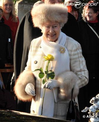 La reine Elizabeth II à la messe de Noël, le 25 décembre, à Sandringham.