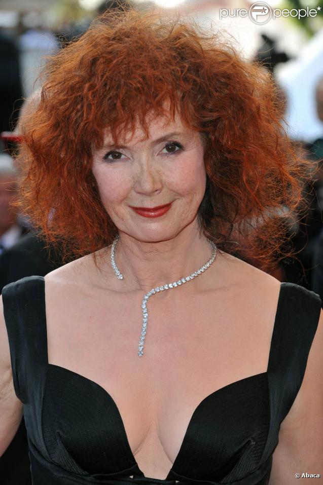 Sabine Azéma prêtera sa voix à l'un des personnages de  Tante Hilda .