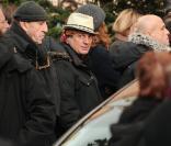 Francis Lalanne lors des obsèques de Bernard-Pierre Donnadieu, en l'église St Jean-Baptiste à Sceaux (92), le 3 janvier 2011