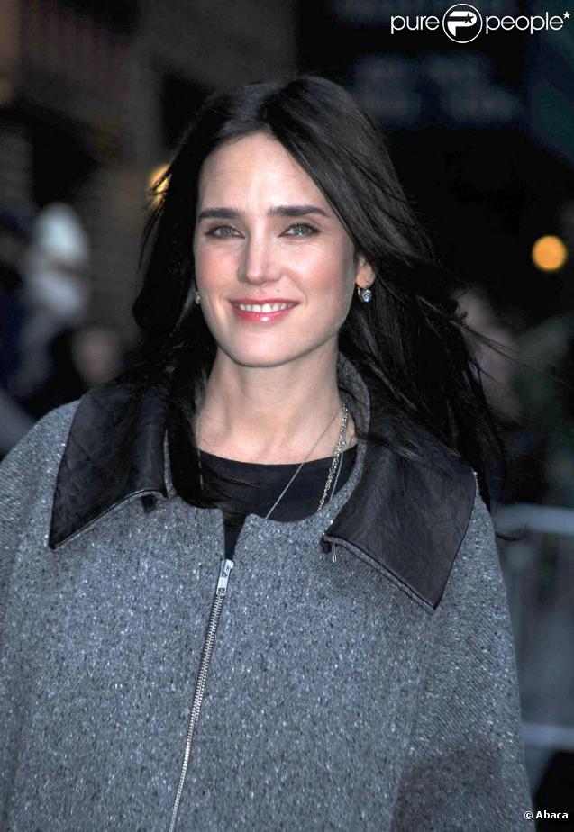 Jennifer Connelly était l'invitée de David Letterman, sur CBS, le 5 janvier 2011. Ici à la sortie des studios, à New York.