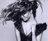 Rosie-Huntington Whiteley pose pour la nouvelle campagne Thomas Wylde.
