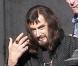 Qui est donc cet immense acteur devenu bossu et machiavélique ?