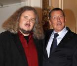Jean-Claude Camus reçoit la croix de Commandeur de l\'Ordre national du Mérite au pavillon Pavillon d\'Armenonville, à Paris, le 24 janvier 2011 : avec Ivan Cassar<br />