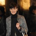 Fashion Week : Inès de la Fressange radieuse pour soutenir son ami Karl...
